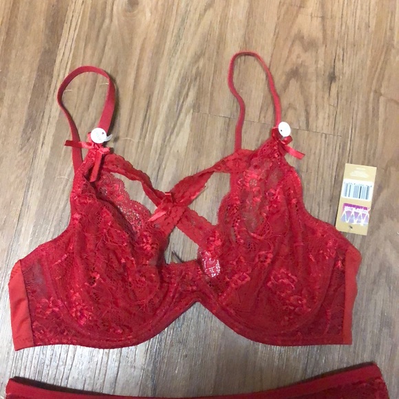 NWT-PLUS 2 pc bra & thong set - Picture 7 of 10